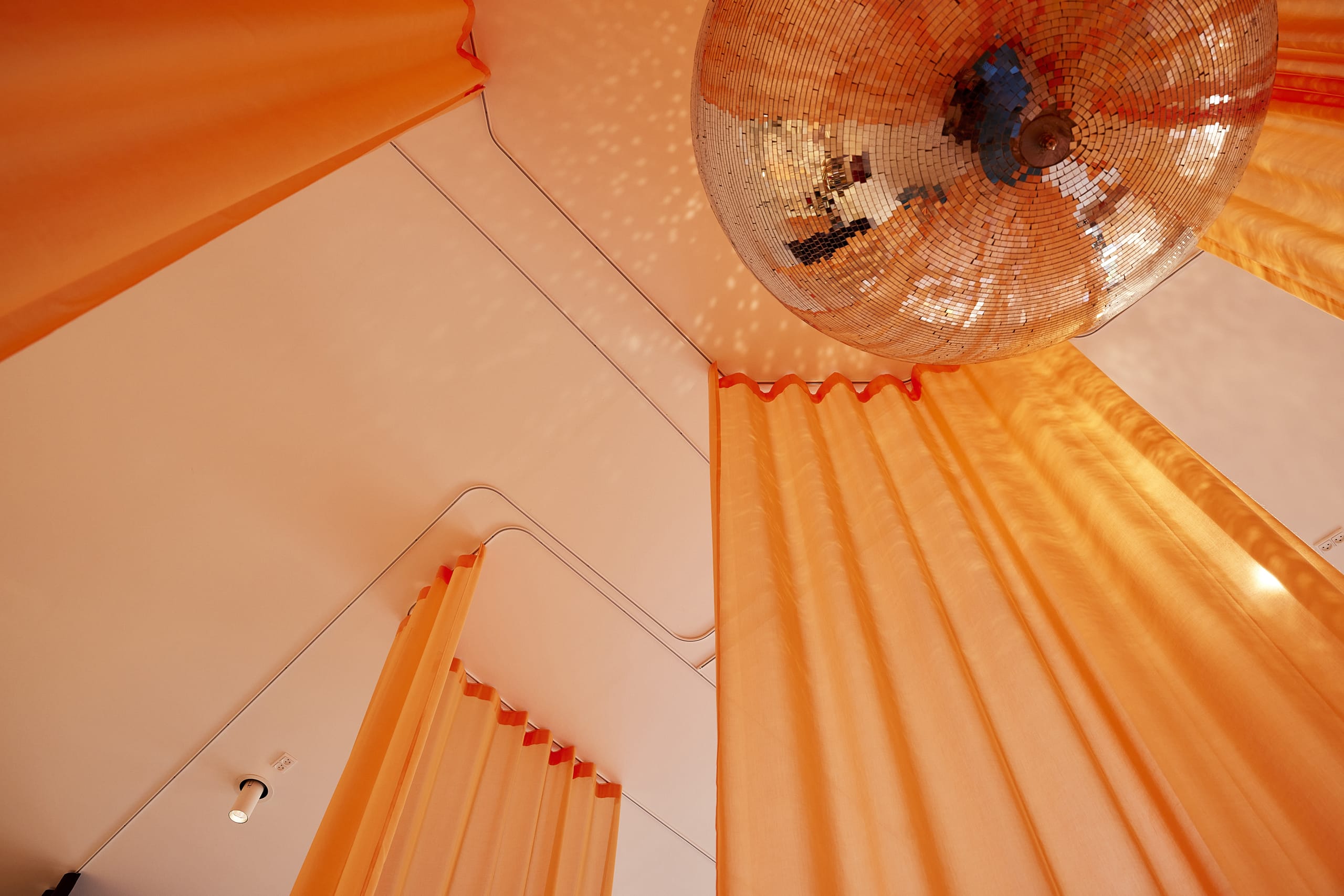 Gardinstænger til køkken