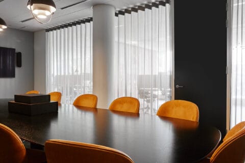 Lange Gardiner til hjemmekontor