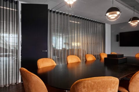 Stofgardiner til hjemmekontor